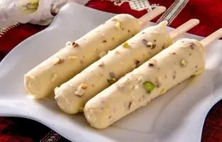 (ویدئو) قدیمی ترین بستنی سنتی هند با نامی ایرانی