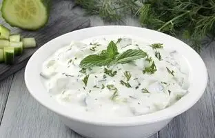 طرز تهیه ماست خیار مجلسی با طعم عالی