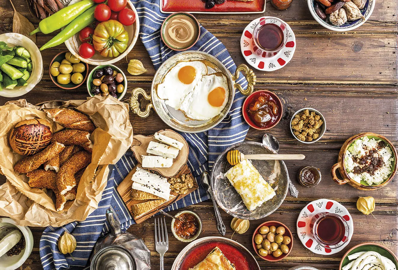 چرا صبحانه را با دوست باید خورد و شام را با دشمن؟!