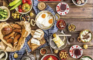 چرا صبحانه را با دوست باید خورد و شام را با دشمن؟!