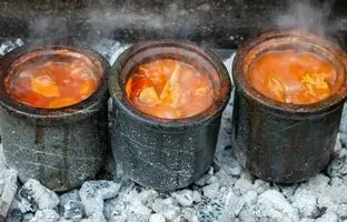 (ویدئو) گزارش یک بلاگر اروپایی درباره طبخ دیزی در ایران