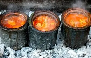 (ویدئو) گزارش یک بلاگر اروپایی درباره طبخ دیزی در ایران