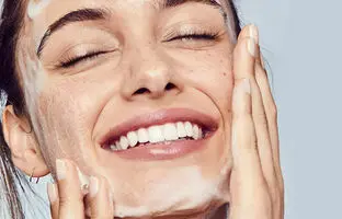 صورتمان را با چه چیزی بشوییم؟