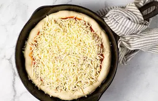 طرز تهیه پیتزای مخلوط در خانه/  نکات طلایی برای خوشمزه تر شدن پیتزای خانگی