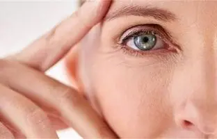 چین و چروک دور چشمت رو به سادگی از بین ببر!