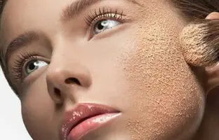 می‌دونی چرا کرم پودر روی صورتت می‌ماسه؟!