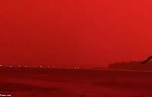 (ویدئو) آسمان کانادا به رنگ خون درآمد!