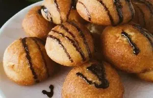 ۱۰ دقیقه‌ای این کیک قاشقی رو برای عصرونه درست کن!