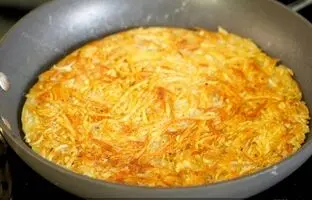 (ویدئو) تا حالا سیب زمینی تخم مرغ به سبک کُره ای درست کردی؟