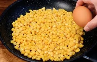 (ویدئو) تا حالا صبحانه تخم مرغ ذرت کُره ای خوردی؟