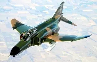 (ویدئو) چرا جنگنده F-4 فانتوم مسلسل ندارد؟