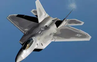 (ویدئو) تیک آف و حرکات تماشایی جنگنده F22 رپتور