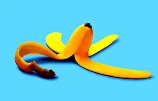 دیگه پوست موز رو دور نریز؛ معجزه پوست موز بر زیبایی و خانه داری!