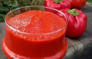 طرز تهیه رب فلفل دلمه‌ای؛ یک چاشنی جذاب برای غذا