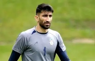 (ویدئو) نگاه متعجب علیرضا بیرانوند به مانور جاروبرقی رباتیک در خانه‌اش