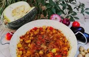خوراک بادمجون و سیب زمینی ترکیه‌ای؛ اگه گیاه‌خواری حتما درست کن!