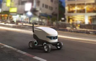 (ویدئو) فرار بامزه ربات تحویل غذا از دست سارقین در آمریکا!