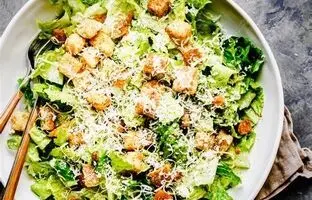 دستور تهیه سالاد سزار به سبک رستورانی اینجاست!