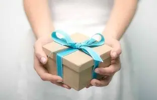 برای قرار اول بهتره چی هدیه بدیم؟!