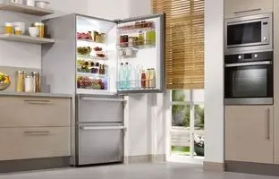 نگهداری این 8 وسیله در بالای یخچال ممنوع!