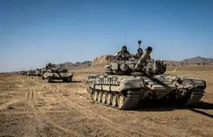 (ویدئو) رزمایش تانک‌های T-72 نیروی زمینی ارتش در سواحل مکران