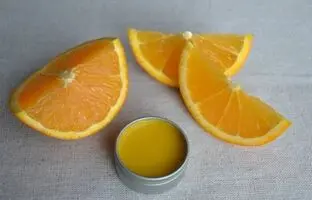 سه سوته تو خونه بالم لب طبیعی و گیاهی و بساز!
