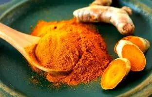 با کرم زردچوبه خونگی به جنگ لک و جای جوش‌ها برو!