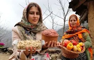 (ویدئو) غذای روستایی؛ طبخ جالب پسته پلو با کباب تابه ای توسط خانواده روستایی آستارایی