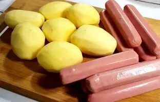(ویدئو) طبخ یک غذای خوشمزه و سریع با سیب زمینی و سوسیس توسط آشپز مشهور برزیلی