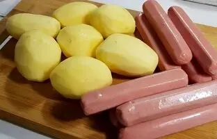 (ویدئو) طبخ یک غذای خوشمزه و سریع با سیب زمینی و سوسیس توسط آشپز مشهور برزیلی