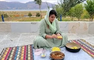 (ویدئو) پخت دیدنی کوفته عربی با گوشت گاو به سبک دختر جوان و مشهور کردستانی