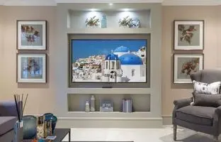 (تصاویر) دیوار پشت تلویزیون رو اینطوری تزئین کن