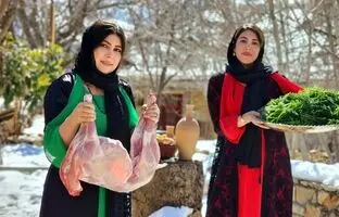 (ویدئو) کباب کردن شگفت انگیز بره کامل در تنور توسط خانواده روستایی کردستانی
