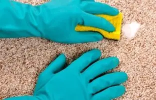 3 ترفند طلایی خانه‌داری با نمک؛ از بوگیری سینک ظرفشویی تا پاک کردن ظروف استیل