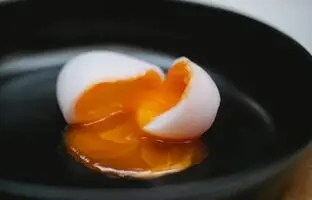 (ویدئو) روش جالب ژاپنی ها در پخت تخم مرغ