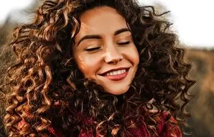 7 مزیت و 7 ضرر حنا برای مو که تاکنون نمی دانستید!