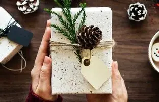 به کسی که عاشق پاییزه این هدیه‌ها رو بده!