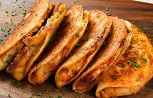 (ویدئو) این غذا و سالاد آلمانی رو برای مهمونات درست کنی همه دستورش رو ازت میپرسن!