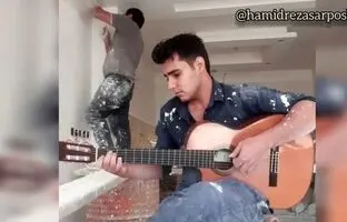 (ویدئو) صدای شگفت انگیز جوان گچ کار با اجرای قطعه مشهور از عشق بگو رضا بهرام