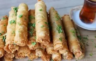(ویدئو) به همین سادگی 10 دقیقه ای بورک ترکی درست کن و لذتش رو ببر