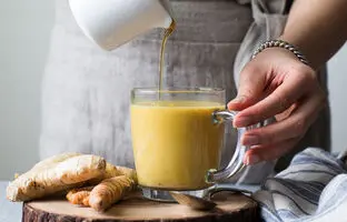 شیر زردچوبه رو توی این فصل حتما بخور! خیلی خاصیت داره!