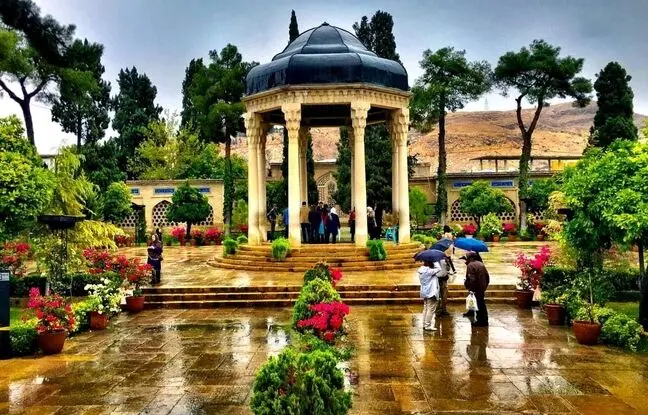 فال حافظ امروز سه شنبه ۳۰ آبان ماه ۱۴۰۲؛ چون ساغرت پر است بنوشان و نوش کن
