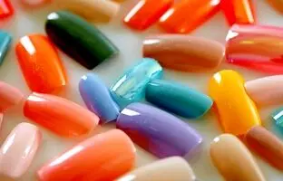 چسب ناخن مصنوعی رو اینطوری از روی ناخن هات پاک کن