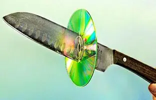 (ویدئو) 3 روش شگفت انگیز برای تیز کردن چاقو همچون تیغ اصلاح!