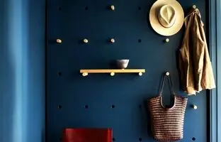 ذخیره سازی بر روی فضای عمودی دیوار با 5 ایده کاربردی