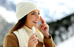 بهترین کرم های مرطوب کننده مخصوص هوای سرد