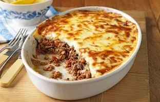 موساکای یونانی مزه‌ی بهشت می‌ده! یه غذای جذاب و متفاوت!