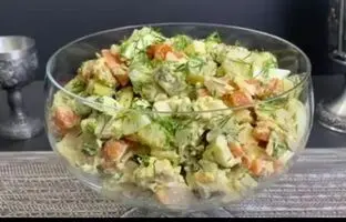 (ویدئو) آموزش پخت لذیذترین سالاد مرغ با سس خانگی