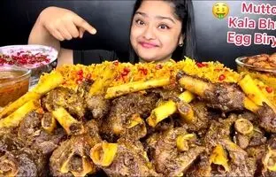 (ویدئو) خوردن هیجان انگیز 9 کیلوگرم تخم مرغ، مرغ و چلوگوشت توسط دختر مشهور هندی