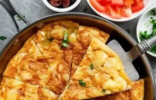 طرز تهیه املت اسپانیایی به چند روش مختلف